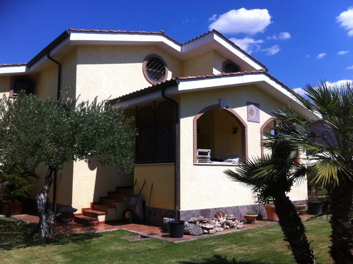 Paoline'S Suite In Villa Fiumicino Exterior foto
